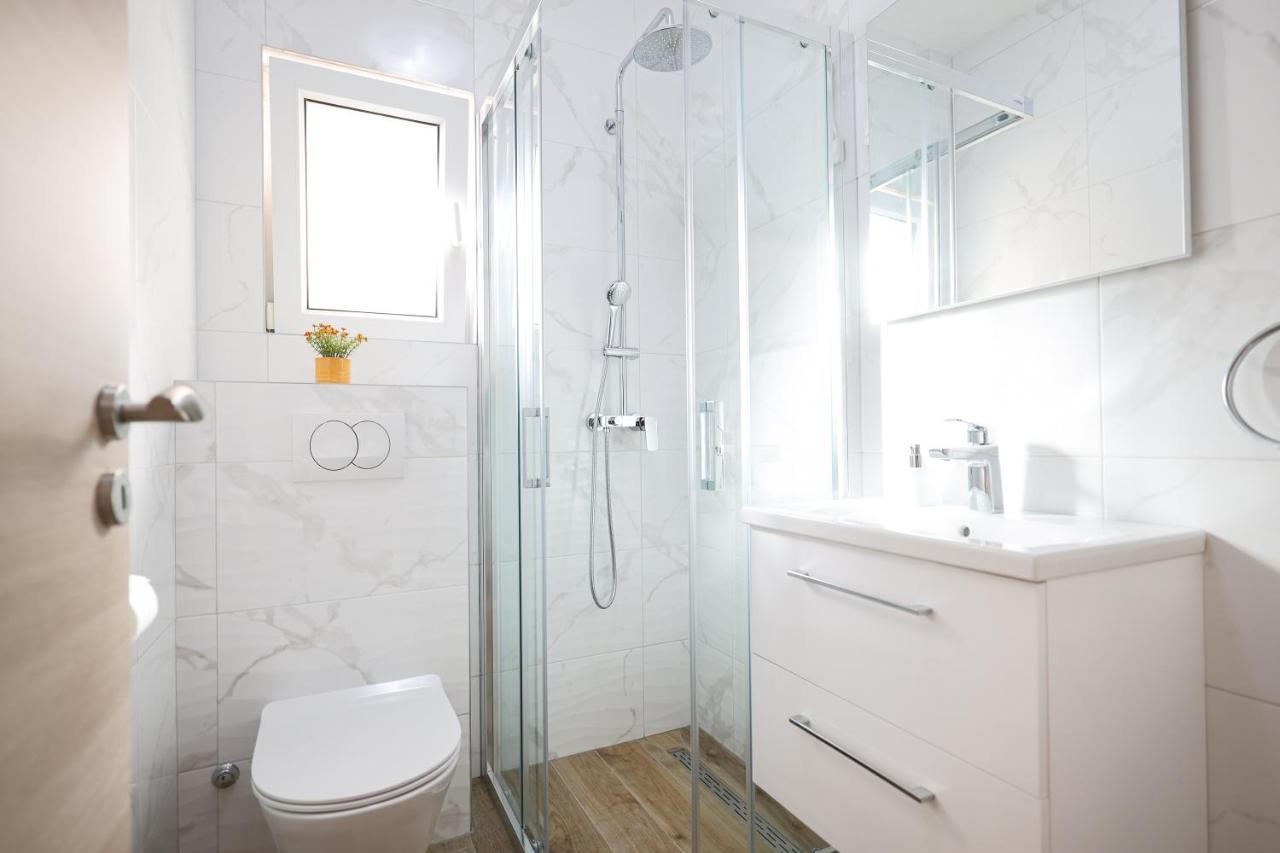Apartments Kiara Бибине Екстериор снимка