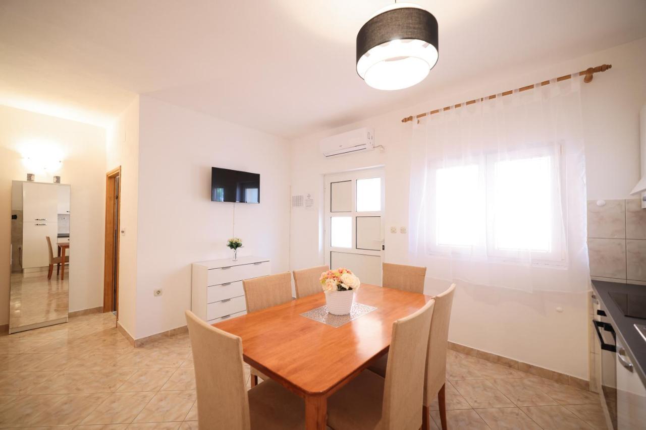 Apartments Kiara Бибине Екстериор снимка