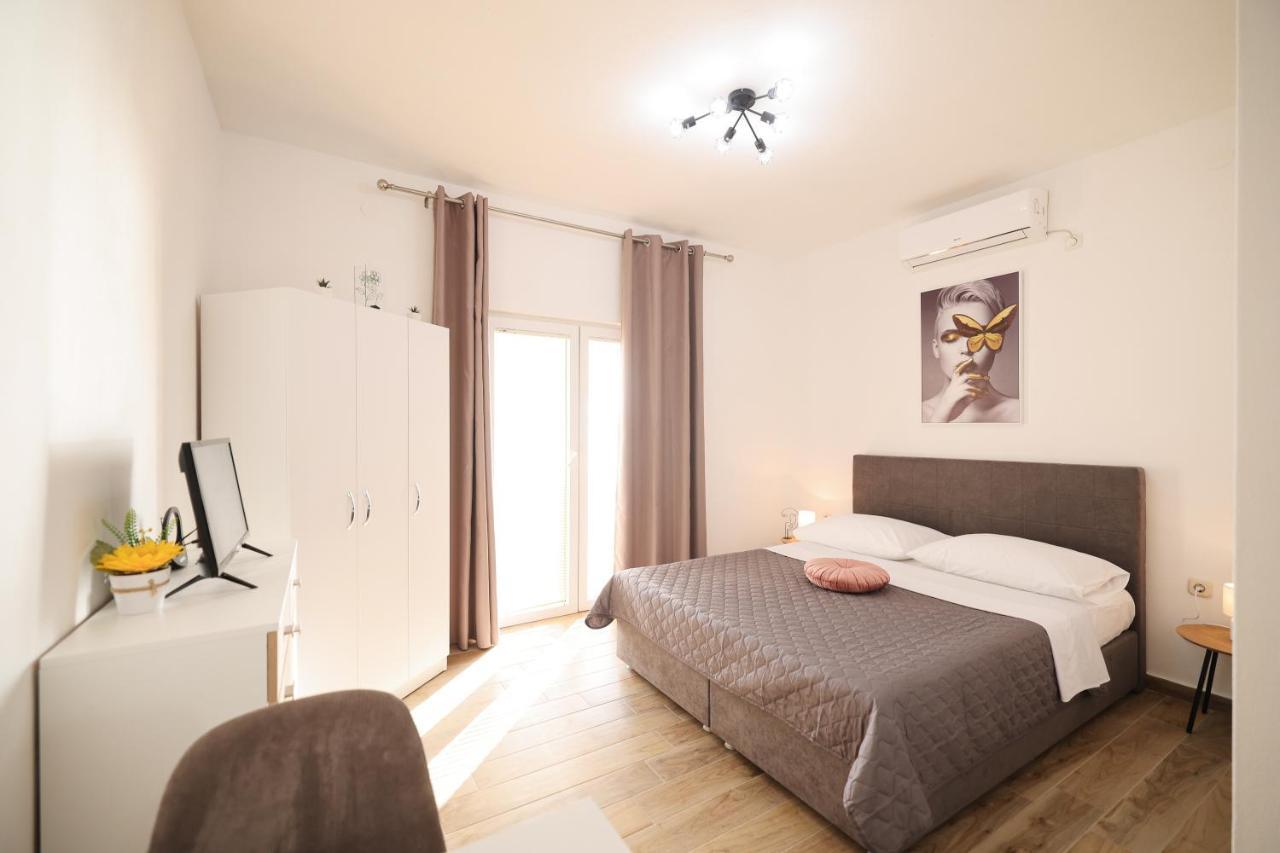 Apartments Kiara Бибине Екстериор снимка